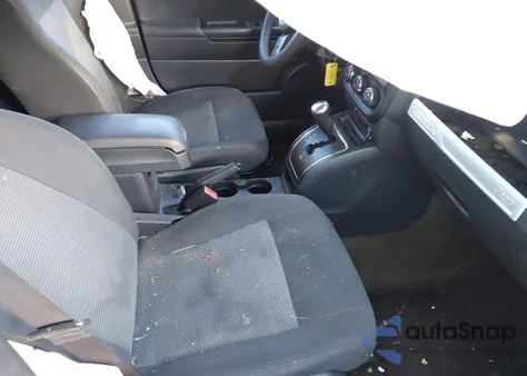 2016 Jeep Compass Sport z USA, uszkodzony, nr VIN 1C4NJDBB4GD780354